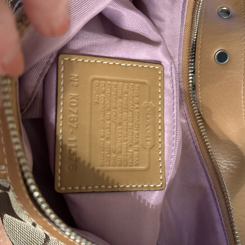 SOLD 1124/2025 Coach K0767-11576 Large Leather Hampton - Picture 13 of 15